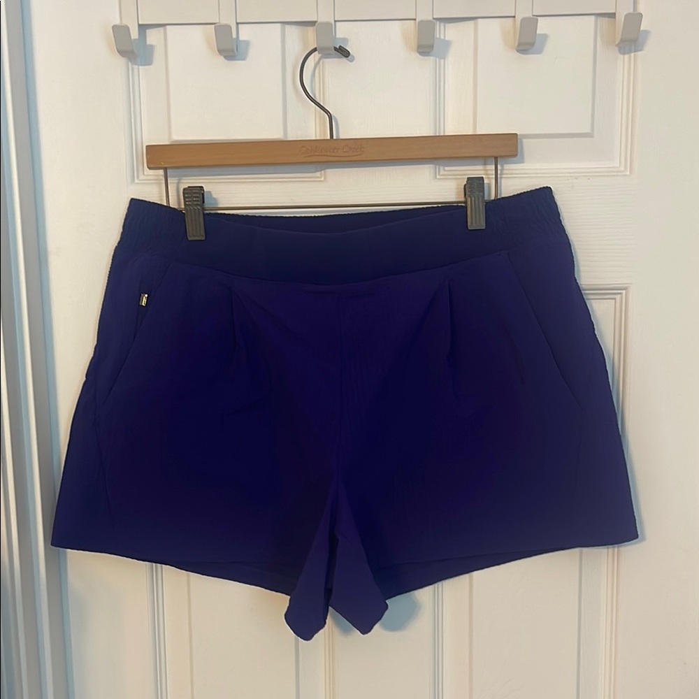 Athleta Textured Brooklyn Short